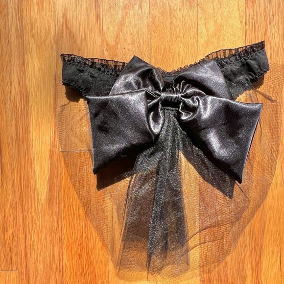 NEW LEG AVENUE Fun Black Bow Panties S/P - Put on a Show! Be a Present! - Picture 3 of 5